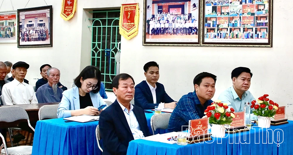 Phó Bí thư Thường trực Tỉnh ủy Bùi Văn Quang dự sinh hoạt tại Chi bộ khu Âu Cơ, phường Thanh Miếu