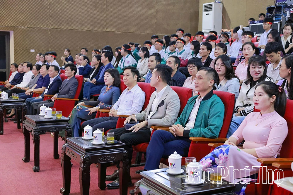 Khát vọng Lạc Hồng: Tiến về phía trước