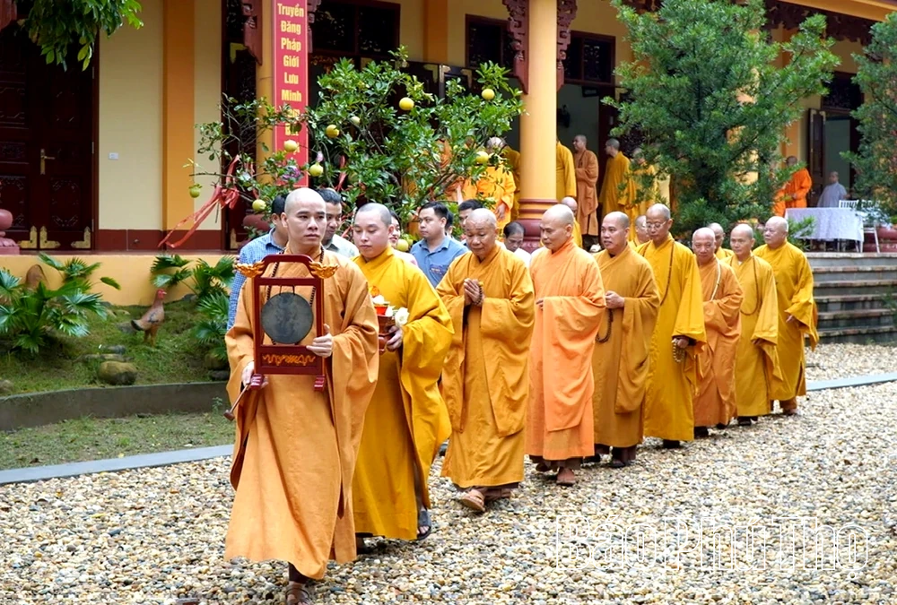 Khánh thành Tam quan gác chuông, nhà thờ Tổ, thờ Mẫu và Tứ ân chùa Thiên Phúc