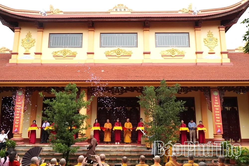 Khánh thành Tam quan gác chuông, nhà thờ Tổ, thờ Mẫu và Tứ ân chùa Thiên Phúc