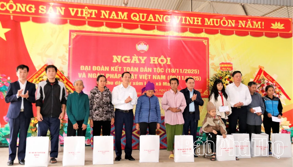 Ngày hội đại đoàn kết toàn dân tộc xóm Lác, xã Mai Hạ