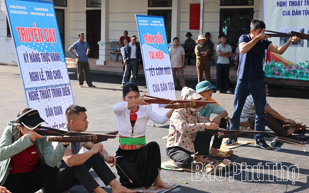 Tổng kết xây dựng mô hình trải nghiệm văn hoá truyền thống dân tộc Mường