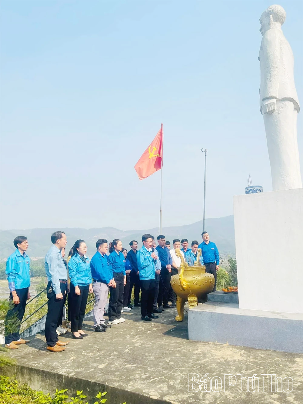 Tượng đài Chủ tịch Hồ Chí Minh – Nguyện ước và tình cảm của đồng bào Đất Tổ