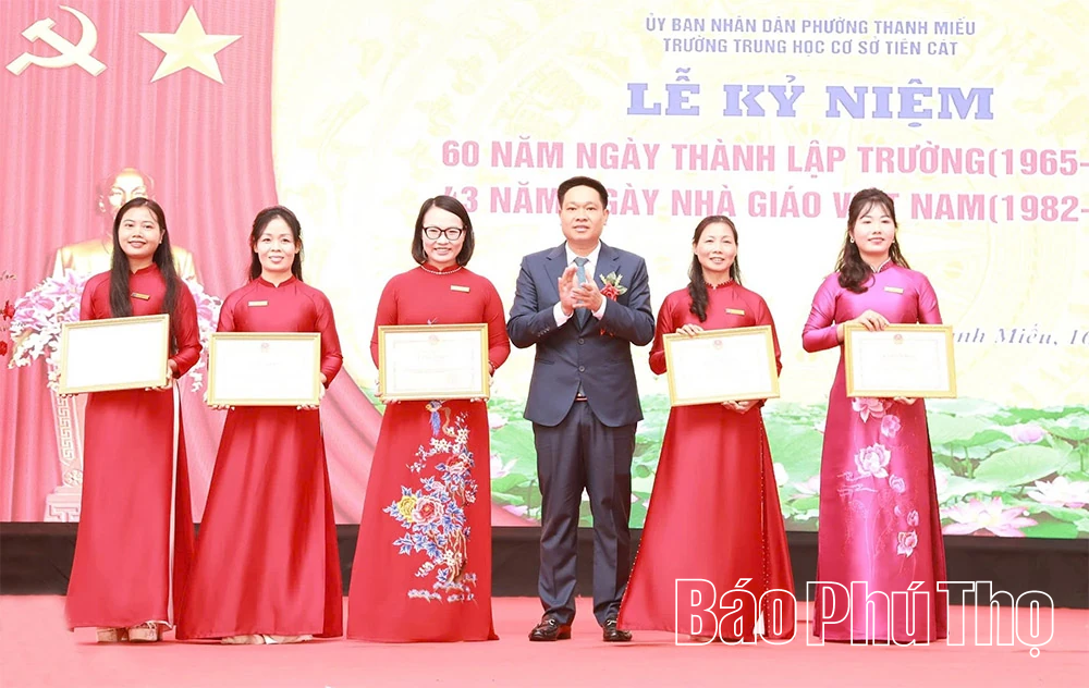 Kỷ niệm 60 năm thành lập Trường THCS Tiên Cát