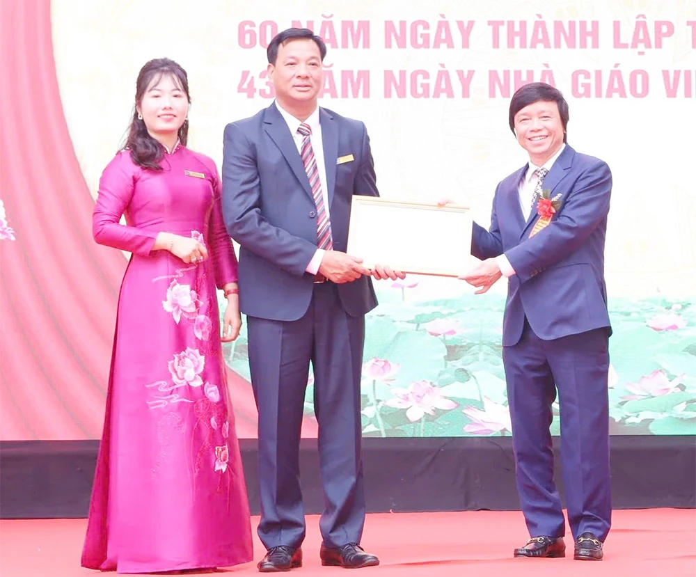 Kỷ niệm 60 năm thành lập Trường THCS Tiên Cát