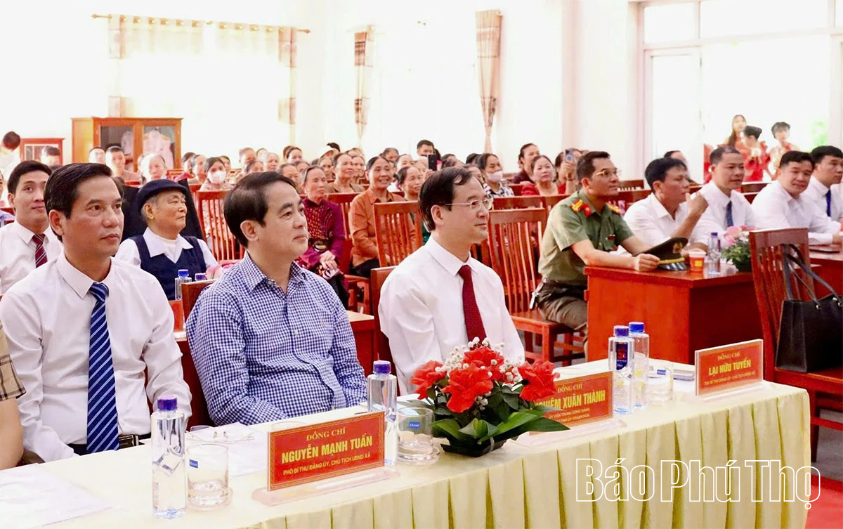 Phó Bí thư Tỉnh ủy Bùi Thị Minh dự Ngày hội đại đoàn kết toàn dân thôn Vĩnh Đông 1, xã Yên Lạc