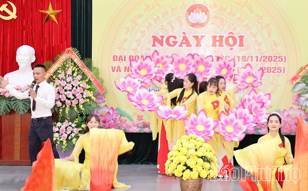 Phó Bí thư Tỉnh ủy Bùi Thị Minh dự Ngày hội đại đoàn kết toàn dân thôn Vĩnh Đông 1, xã Yên Lạc