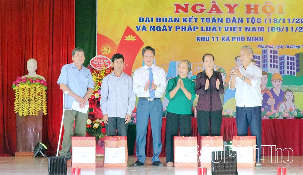 Ngày hội đại đoàn kết tại khu 11, xã Phù Ninh