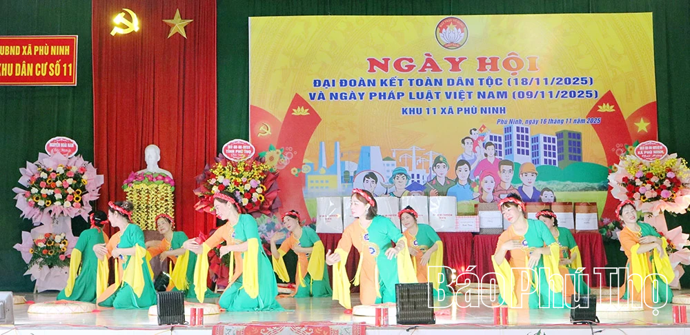 Ngày hội đại đoàn kết tại khu 11, xã Phù Ninh