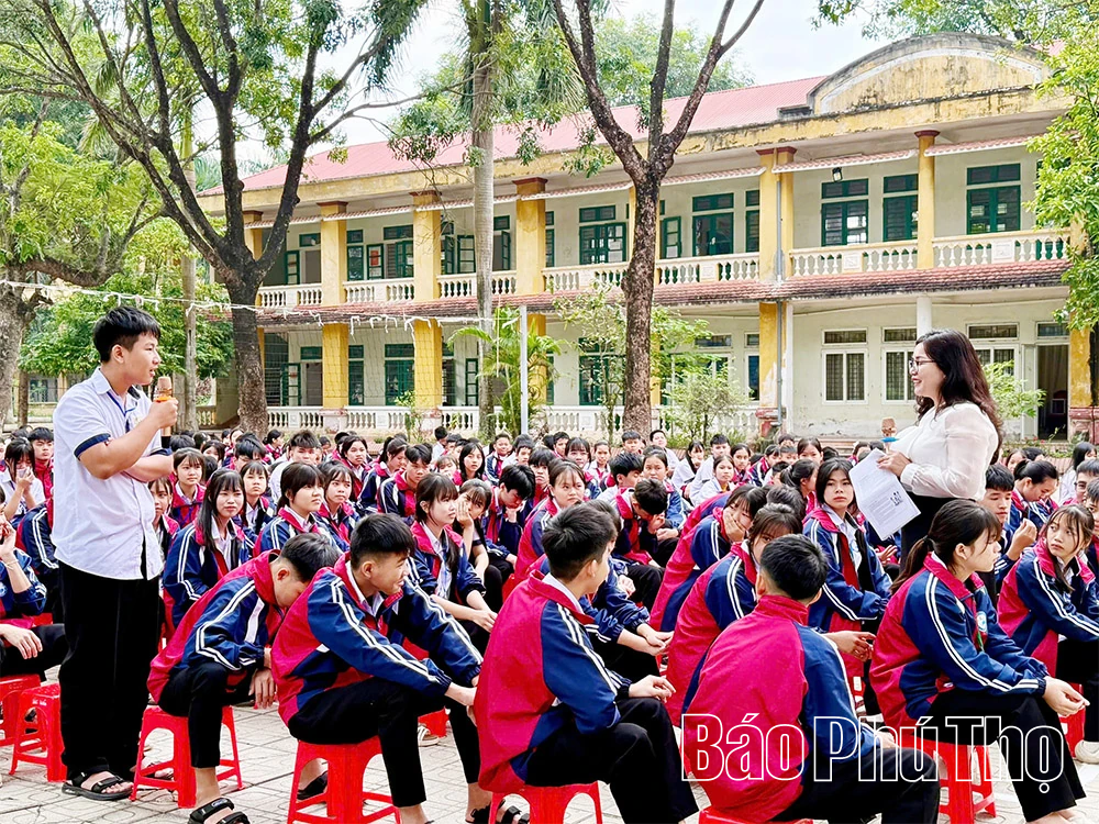 Tuyên truyền Bộ luật Hình sự cho học sinh dân tộc nội trú