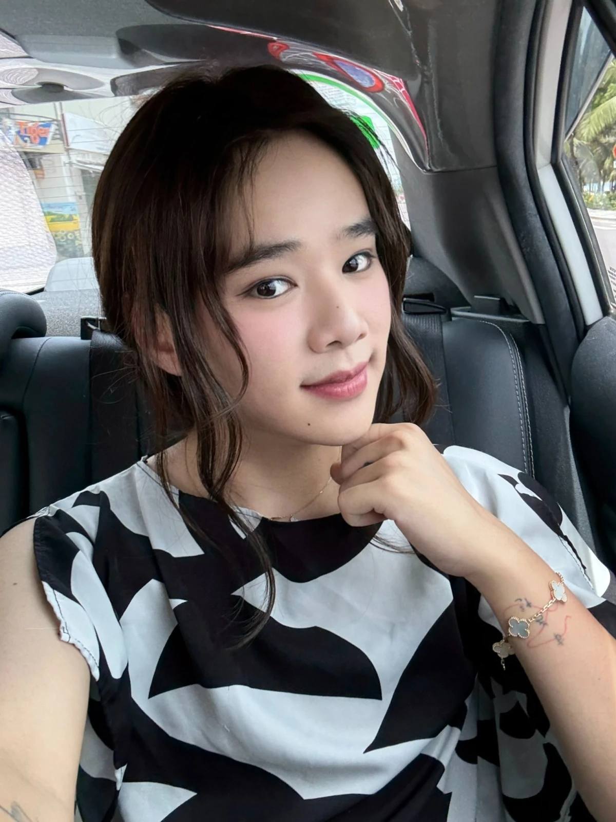 Con Cò Đây - hiện tượng số gắn với hình ảnh bà thím