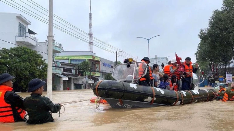 Thường trực Ban Bí thư yêu cầu tập trung cao nhất cho công tác cứu trợ, bảo vệ tính mạng của nhân dân