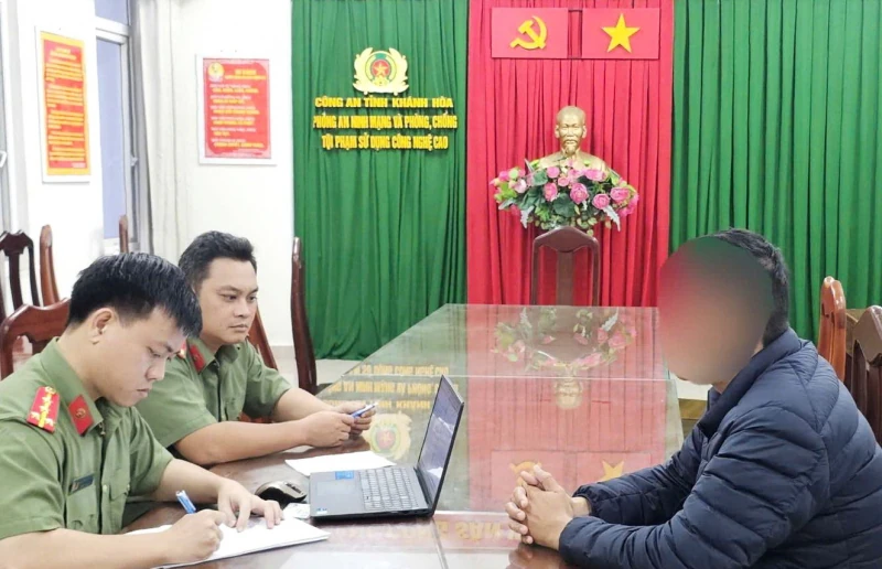 Cần xử lý nghiêm hành vi tung tin thất thiệt, xuyên tạc sự thật hoạt động cứu nạn, cứu hộ trong lũ lụt ở Khánh Hoà