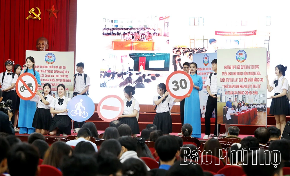 Học sinh 5 trường THPT tranh tài tại Hội thi Tuyên truyền ATGT