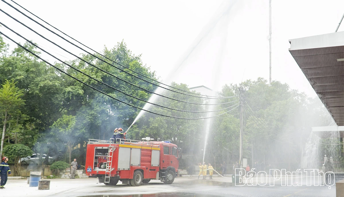 Thủ lĩnh của “lá chắn mềm”