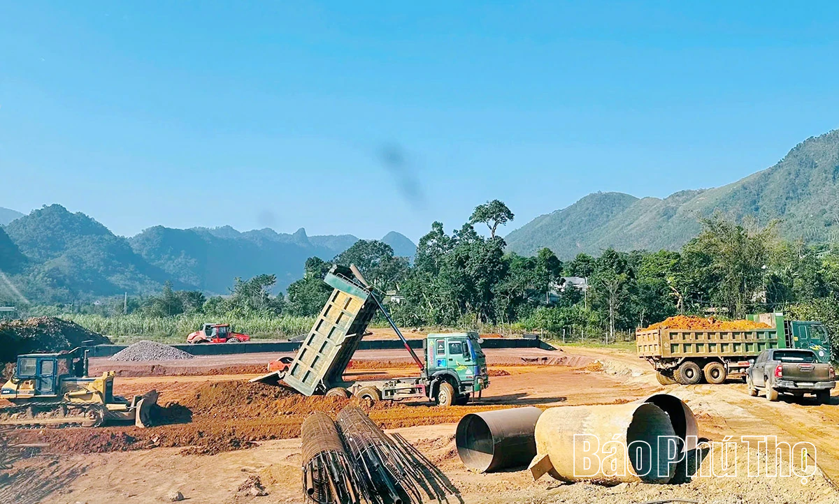 Phó Chủ tịch UBND tỉnh Quách Tất Liêm kiểm tra tiến độ dự án Cao tốc Hoà Bình - Mộc Châu