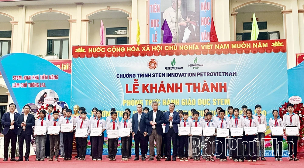 Khánh thành Phòng thực hành giáo dục STEM tại Trường THCS Hướng Đạo