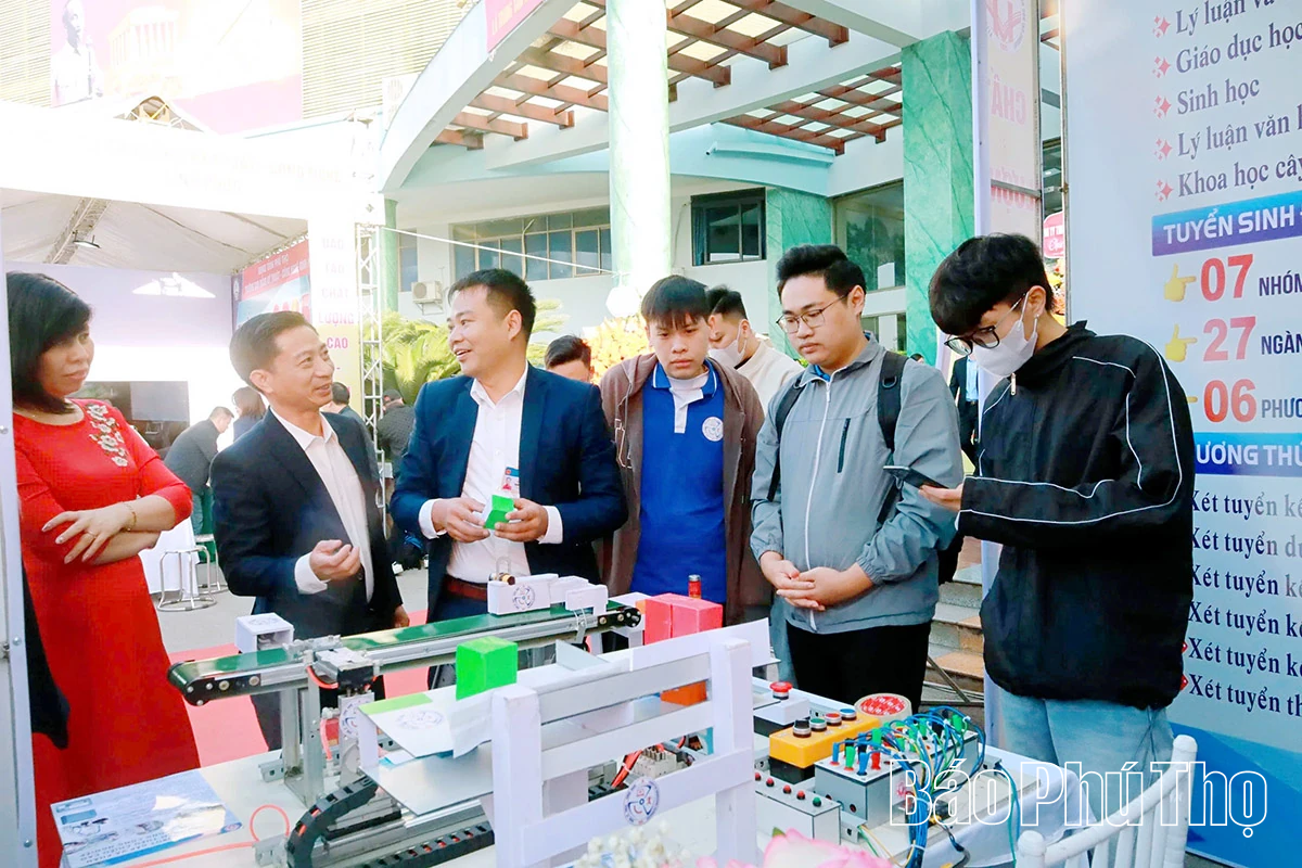 Hội thảo nguồn nhân lực tỉnh Phú Thọ bước vào kỷ nguyên mới và Ngày hội việc làm năm 2025