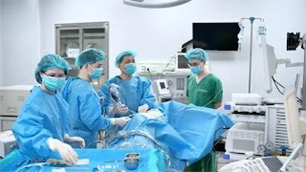 Bệnh viện Đại học Y Hà Nội ký kết hợp tác chuyên môn với Bệnh viện Quốc tế Thăng Long Lạc Việt