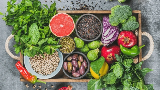 Ăn gì cho đúng ở tuổi học đường? - Ảnh 1. Ăn gì cho đúng ở tuổi học đường?