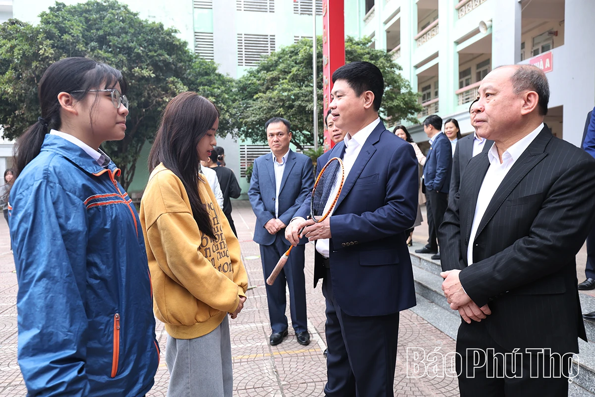 Bí thư Tỉnh ủy Trương Quốc Huy làm việc với Thường trực Đảng ủy các phường: Hòa Bình, Thống Nhất, Tân Hòa, Kỳ Sơn và xã Thịnh Minh