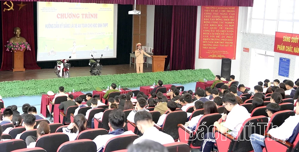 Hướng dẫn kỹ năng lái xe an toàn cho học sinh