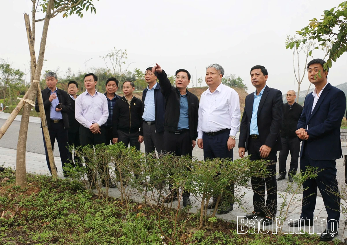 Phó Chủ tịch UBND tỉnh Vũ Việt Văn kiểm tra tiến độ các dự án tại xã Lương Sơn và Liên Sơn