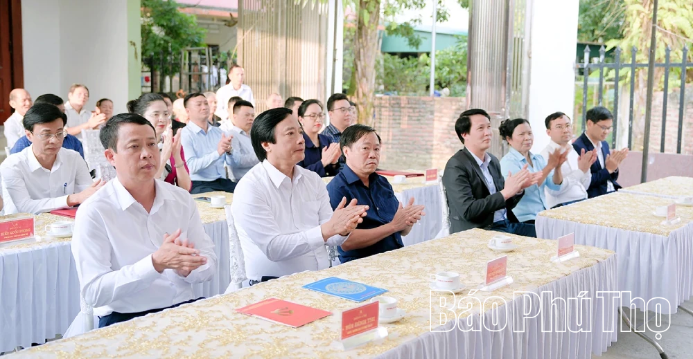 Bàn giao “Căn nhà cấp ủy” cho đảng viên tại xã Hiền Quan