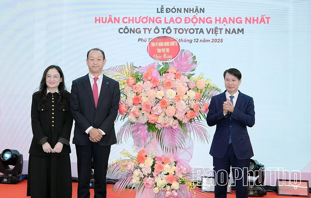 Toyota Việt Nam đón nhận Huân chương Lao động hạng Nhất
