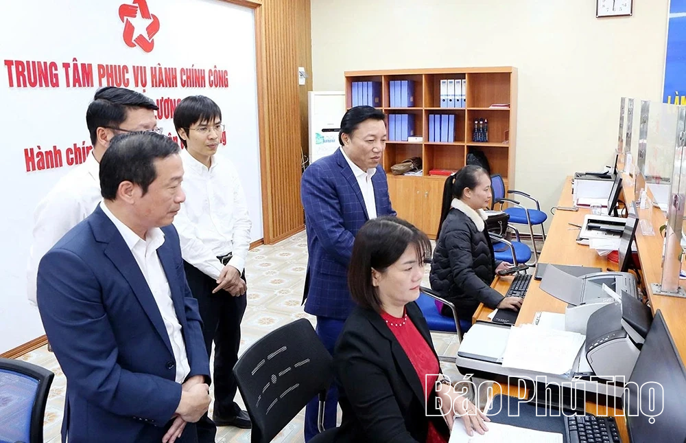 Phó Chủ tịch UBND tỉnh Nguyễn Huy Ngọc thăm, làm việc tại các xã khu vực Hạ Hòa