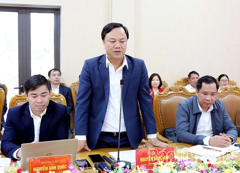 Phó Chủ tịch UBND tỉnh Nguyễn Huy Ngọc thăm, làm việc tại các xã khu vực Hạ Hòa