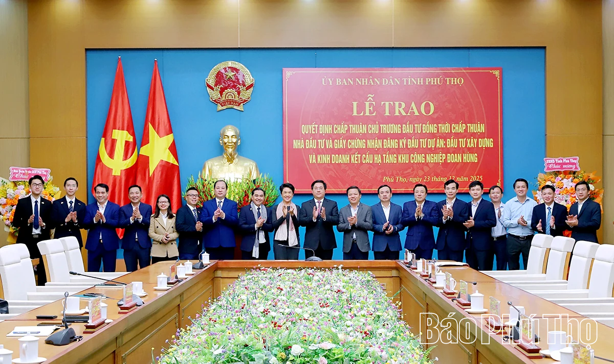 Trao Giấy chứng nhận đăng ký đầu tư cho Tập đoàn Amata