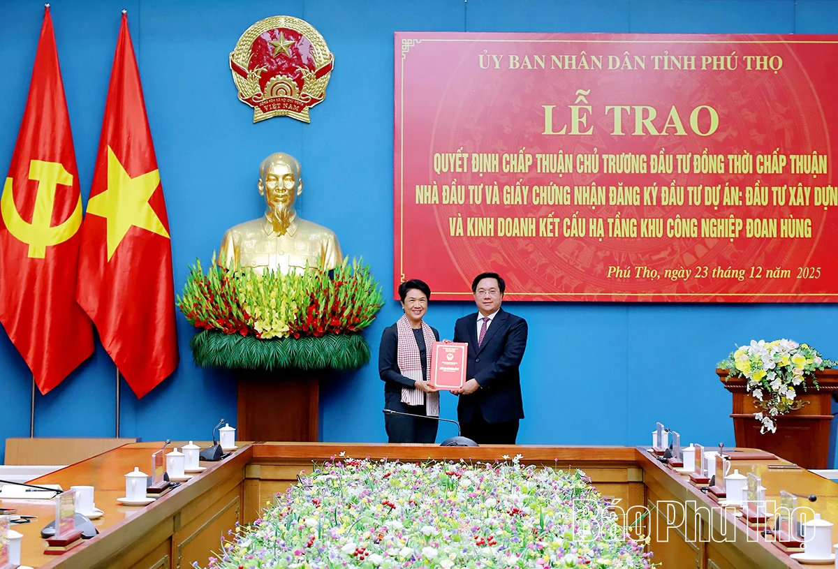 Trao Giấy chứng nhận đăng ký đầu tư cho Tập đoàn Amata