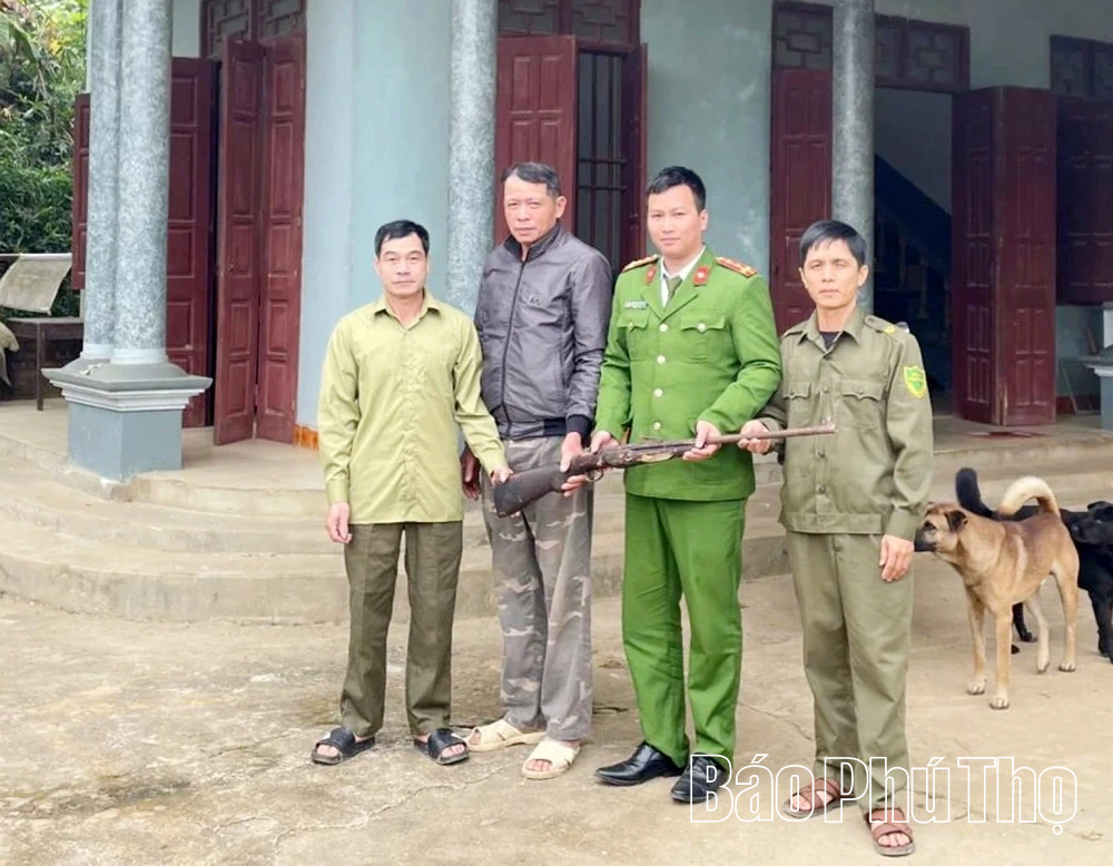 Thu hồi nhiều vũ khí, vật liệu nổ, công cụ hỗ trợ