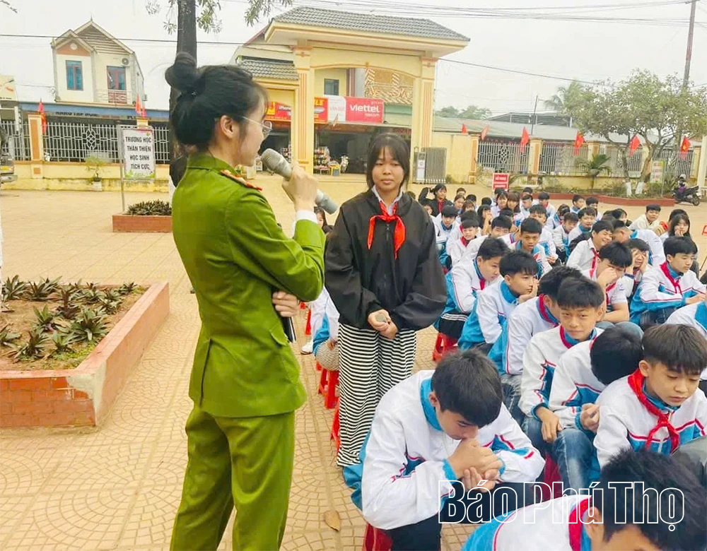 Tạo chuyển biến về ý thức chấp hành pháp luật cho học sinh