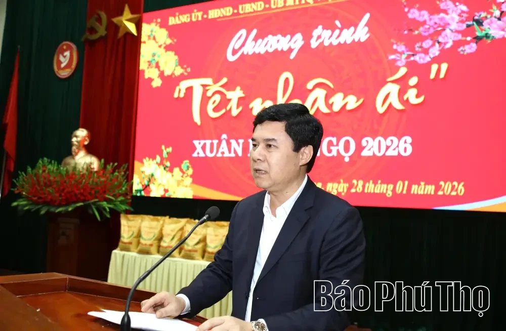 Xã Vĩnh Tường trao 62 suất quà Tết tặng hộ nghèo, hộ cận nghèo