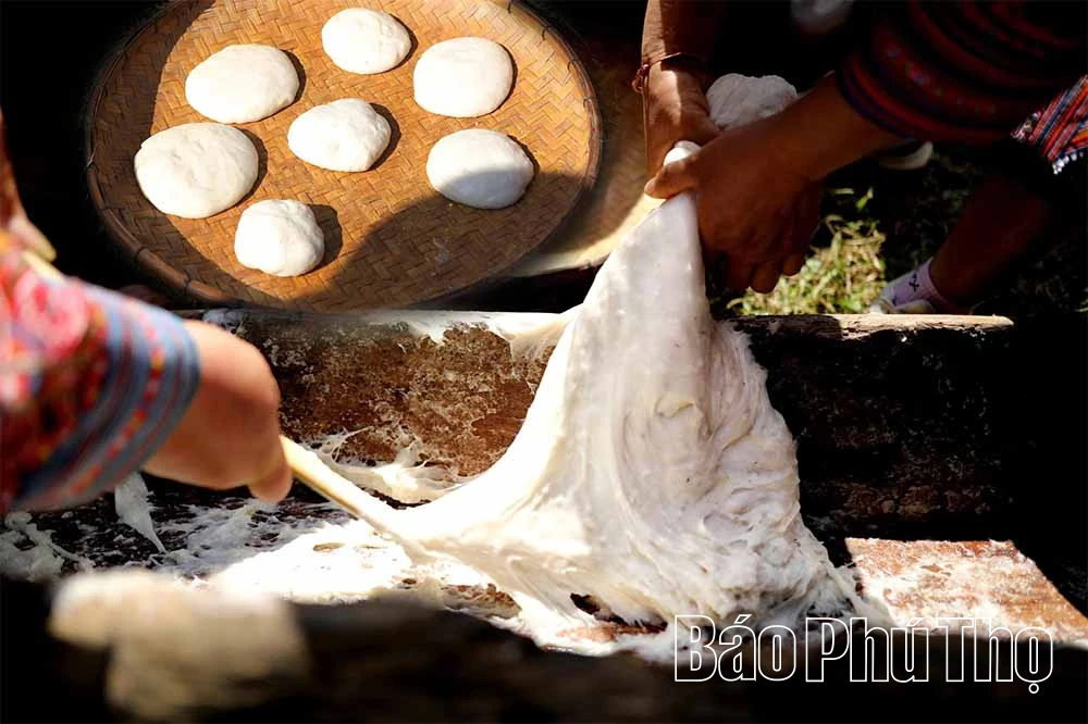 Ấn tượng bánh giầy Tết Mông