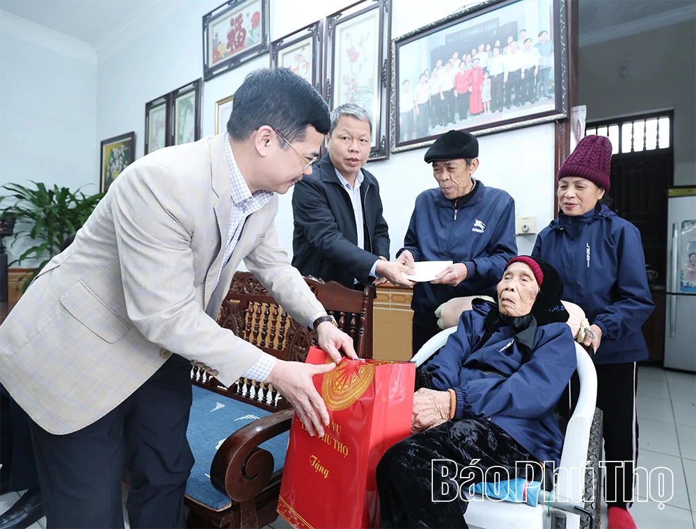 Thăm, chúc Tết tại Trung tâm Điều dưỡng người có công tỉnh