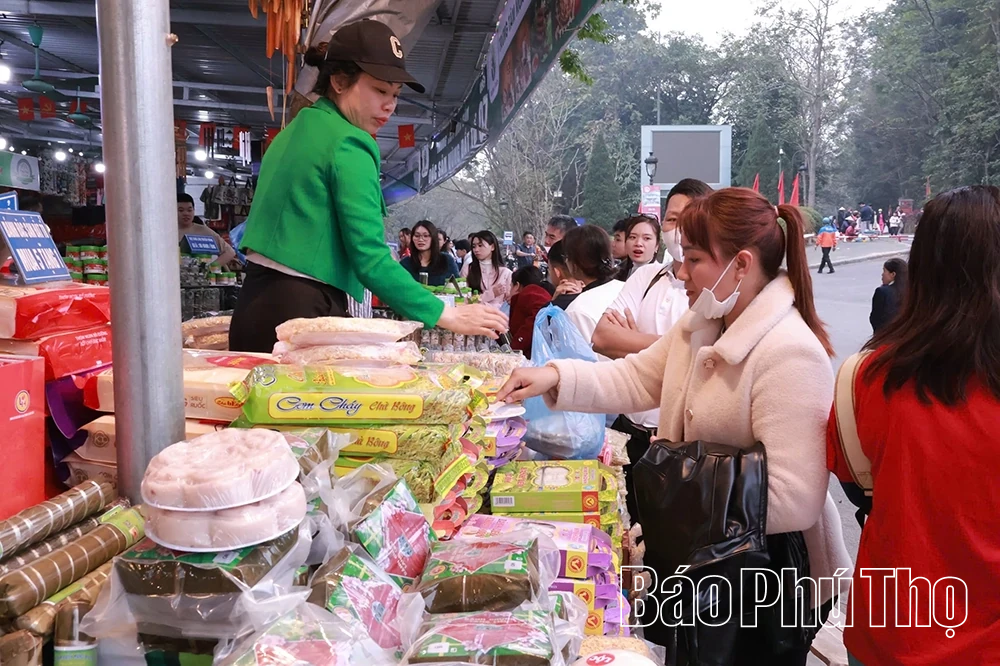 Đầu năm hành hương về với cội nguồn