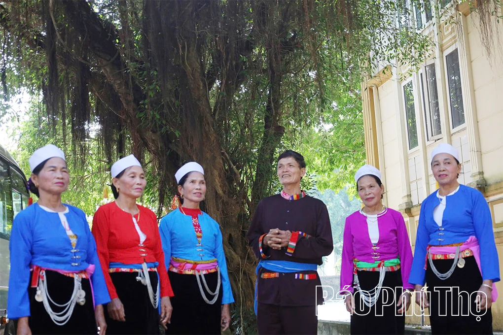 Chuyện về những người lưu giữ “dòng chảy” văn hóa Mường