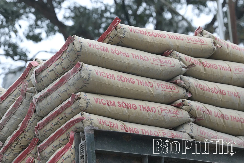 Xi măng Vicem Sông Thao xuất hàng đầu năm