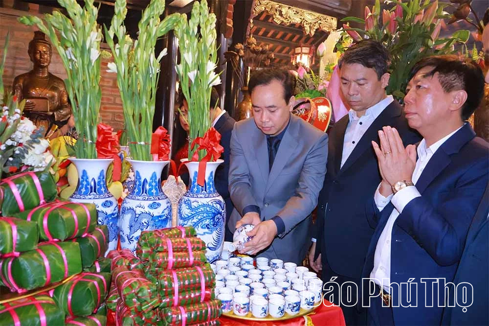 Dâng hương tưởng niệm Tổ Mẫu Âu Cơ ngày “Tiên giáng”