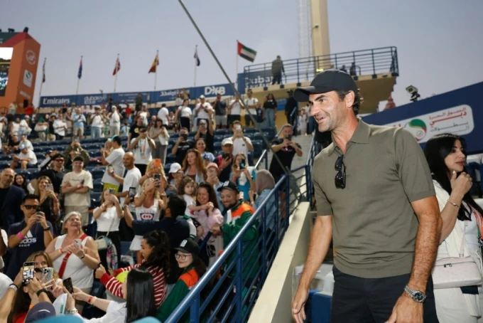 Kỷ lục gia Federer trở lại Dubai