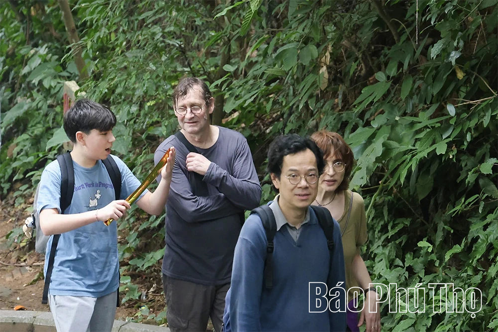 Đầu xuân, hành hương về nơi cội nguồn dân tộc