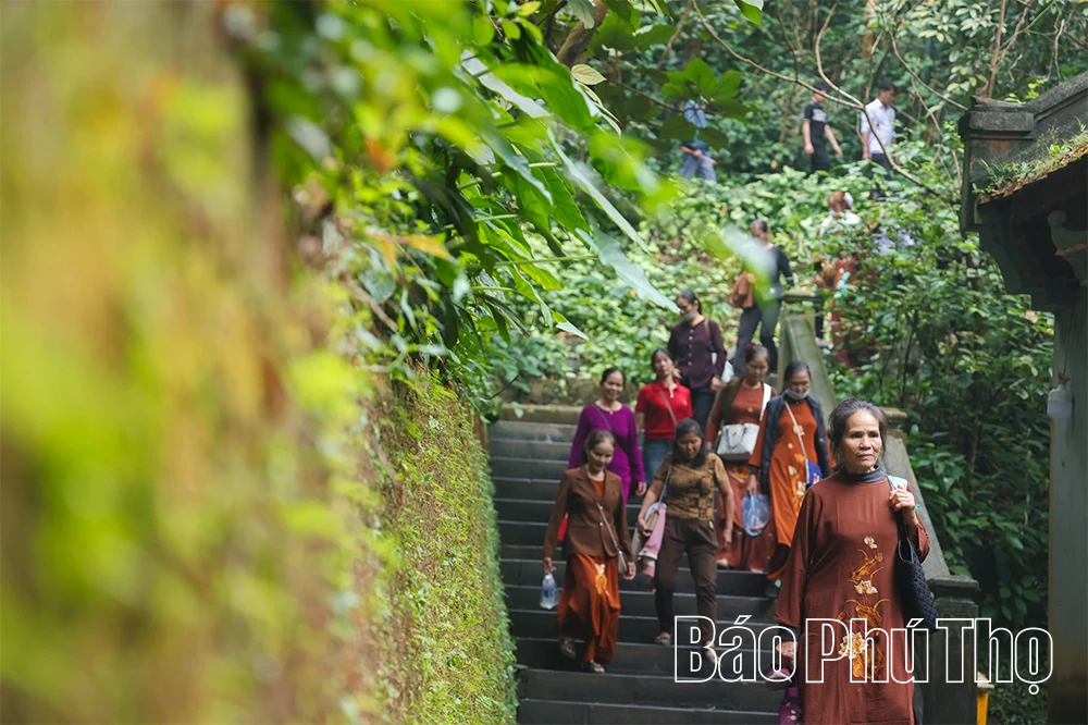 Đầu xuân, hành hương về nơi cội nguồn dân tộc