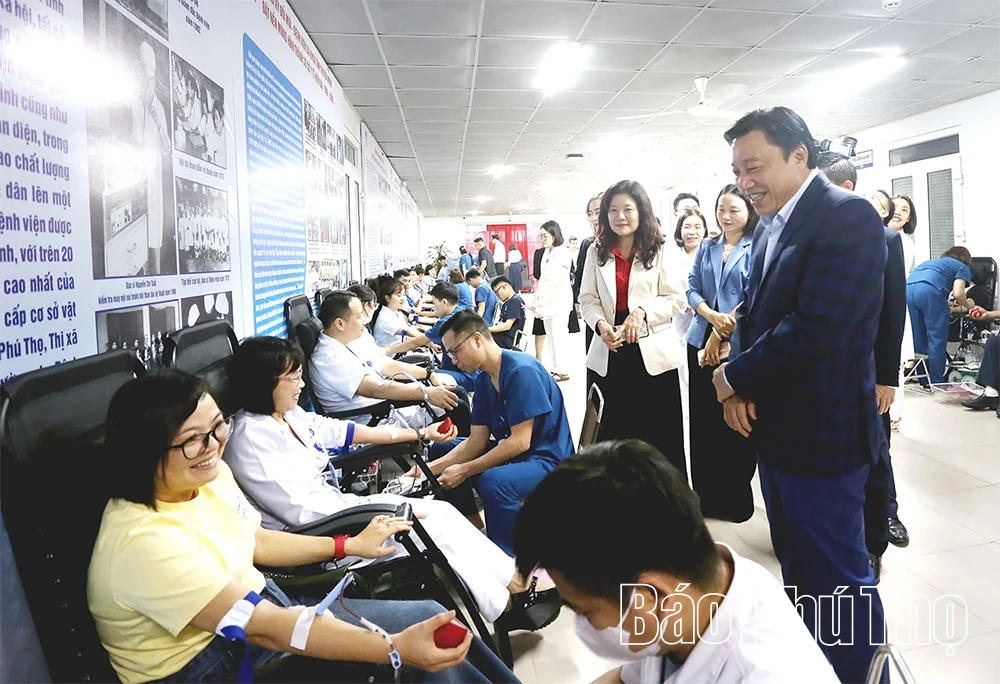 “Giọt hồng Blouse trắng Đất Tổ” năm 2026