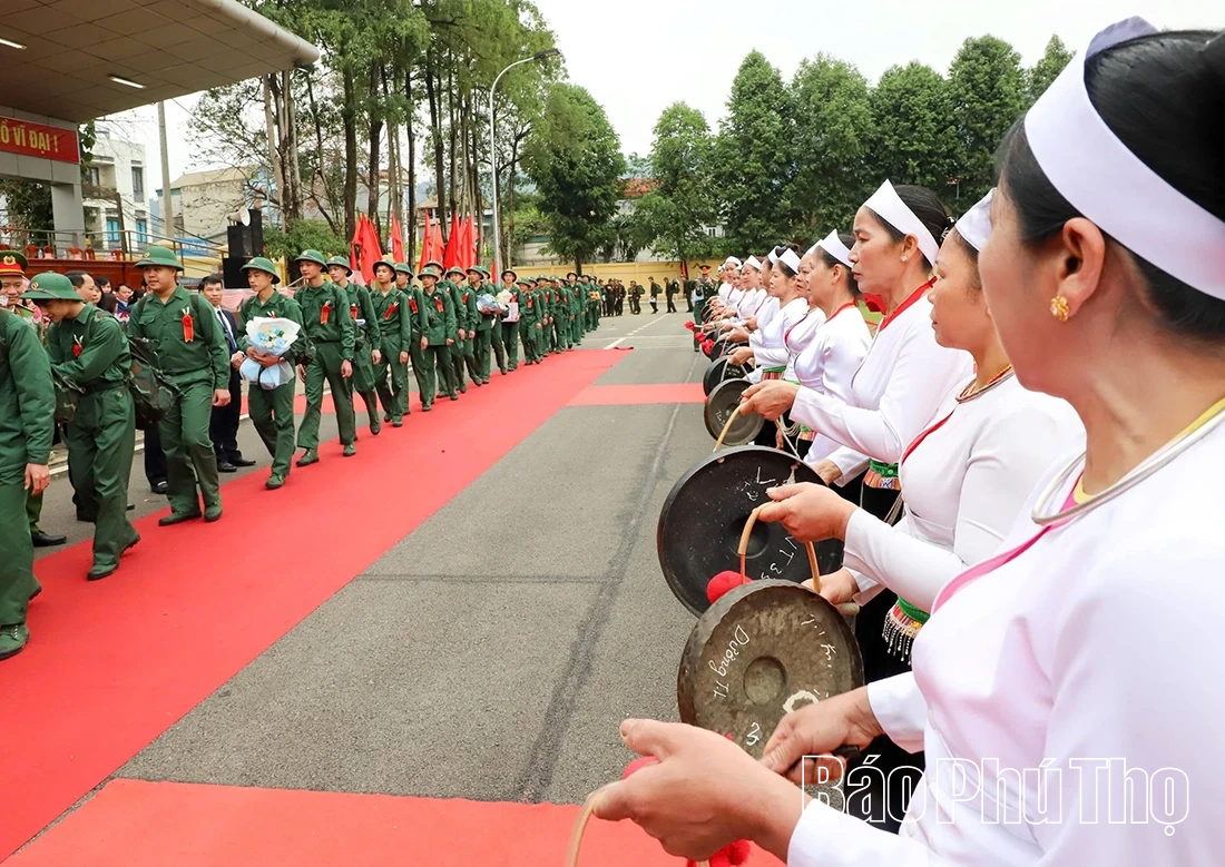 Ngày hội tòng quân trên quê hương Đất Tổ - Viết tiếp bản hùng ca