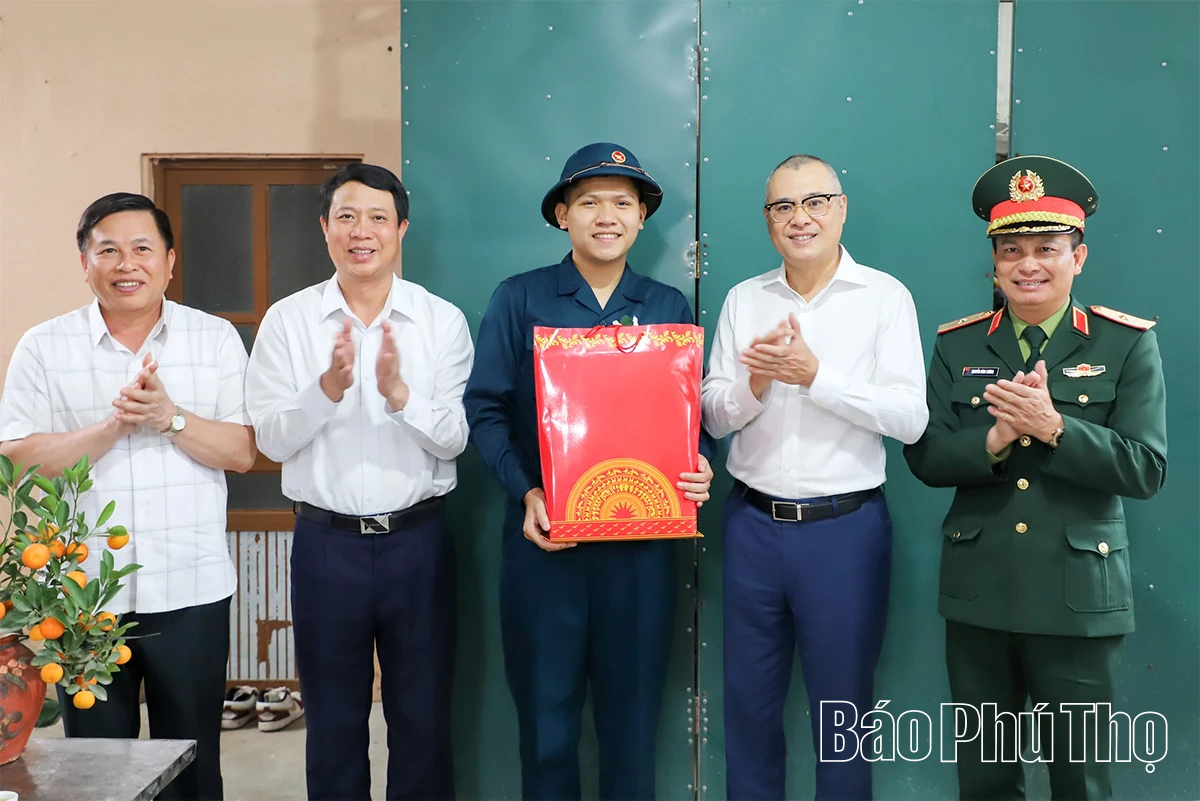 Bí thư Tỉnh ủy Phạm Đại Dương: Lễ giao nhận quân 2026 phải thực sự là ngày hội của tuổi trẻ và Nhân dân