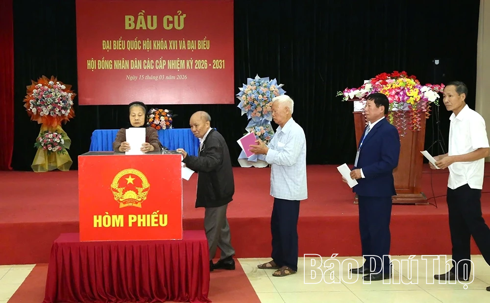 Lãnh đạo tỉnh dự lễ khai mạc và bỏ phiếu bầu cử đại biểu Quốc hội và đại biểu HĐND các cấp