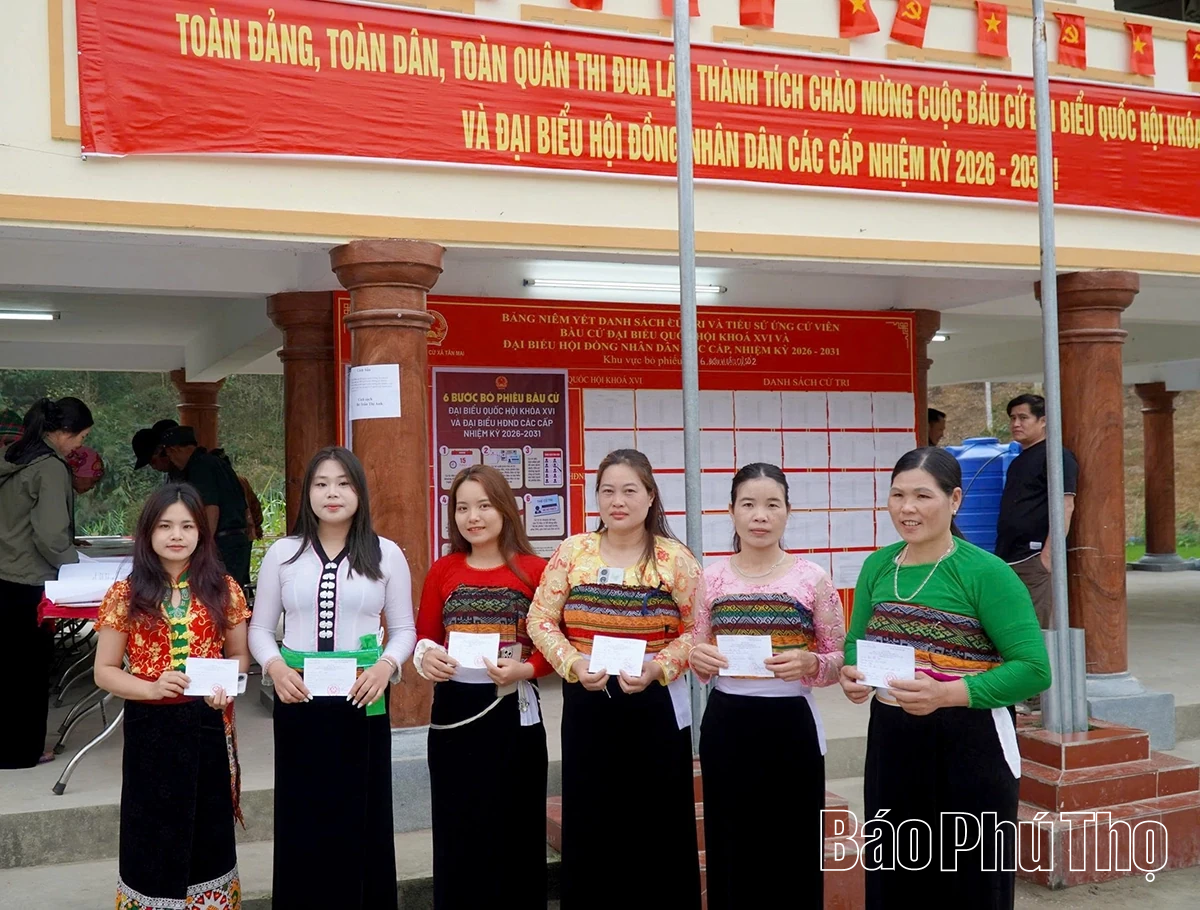 “Ngày hội non sông” trên quê hương Đất Tổ